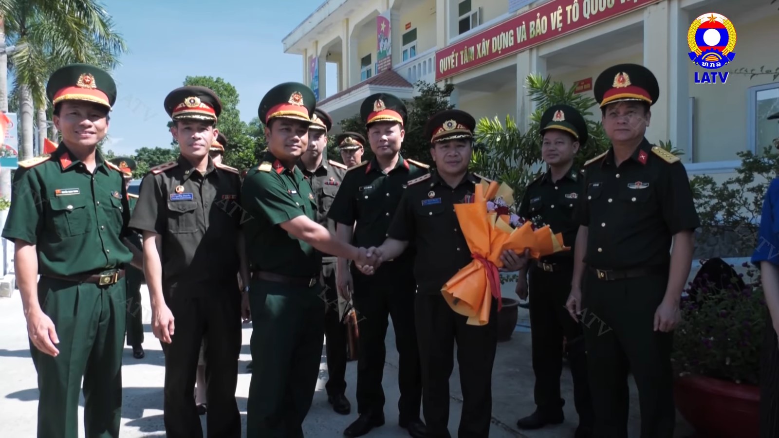ຄະນະນາຍທະຫານໜຸ່ມ ກອງທັບປະຊາຊົນລາວ…