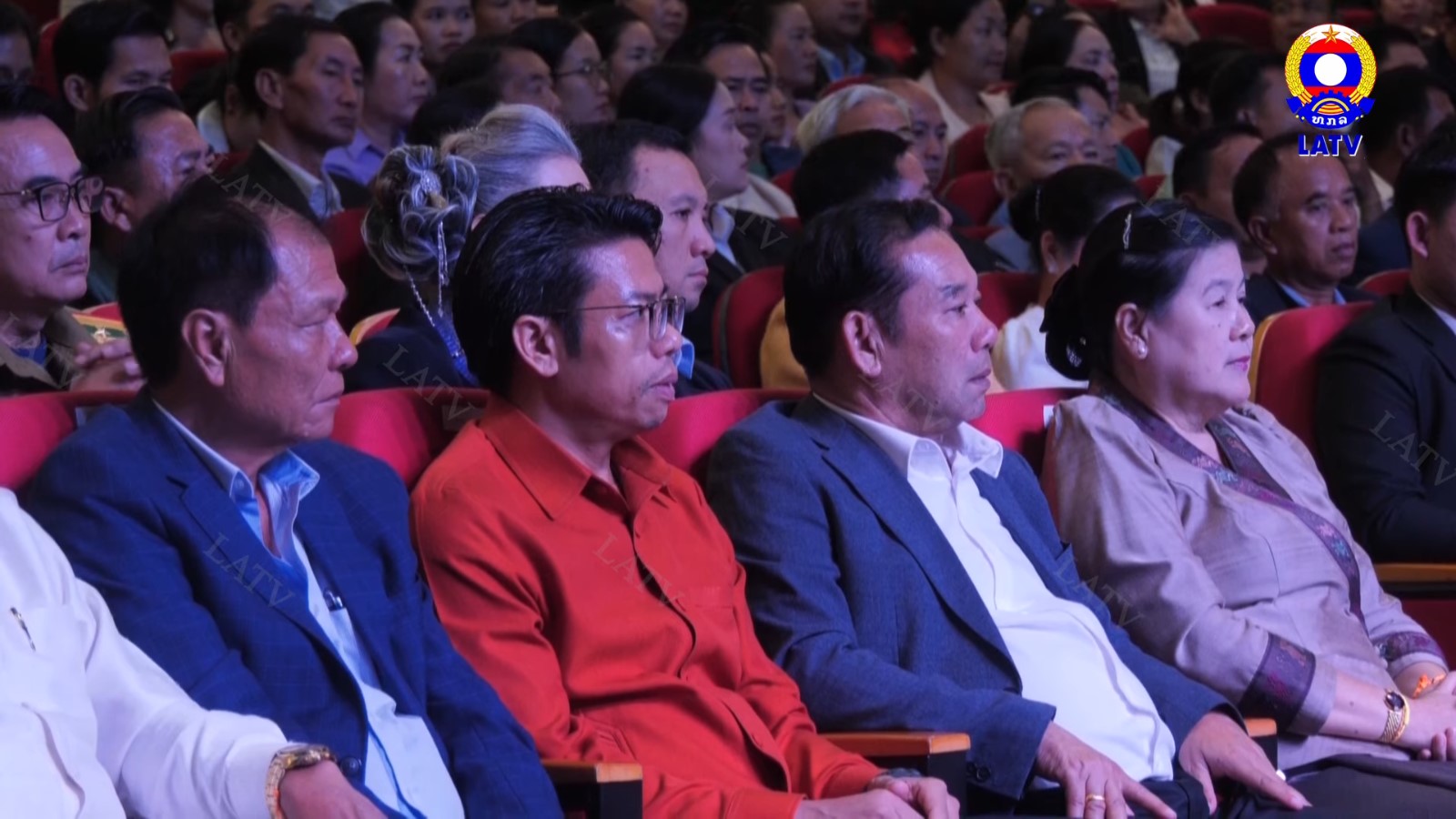 ໂຮມຊຸມນຸມໃຫຍ່ ສະເຫຼີມສະຫຼອງວັນສ້າງຕັ້ງສື່ມວນຊົນ…