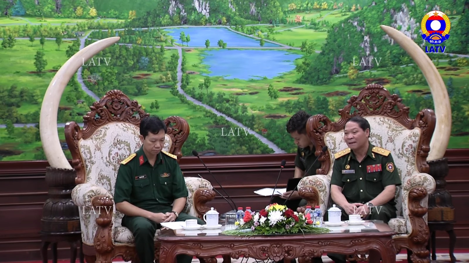 ຫົວໜ້າກົມໃຫຍ່ການເມືອງກອງທັບ ຕ້ອນຮັບການເຂົ້າຢ້ຽມຂໍ່ານັບ ຮອງຫົວໜ້າກົມນິຕິກໍາ.